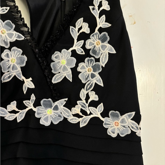 Stunning vintage Nicole Miller 8 dress - Picture 7 of 7